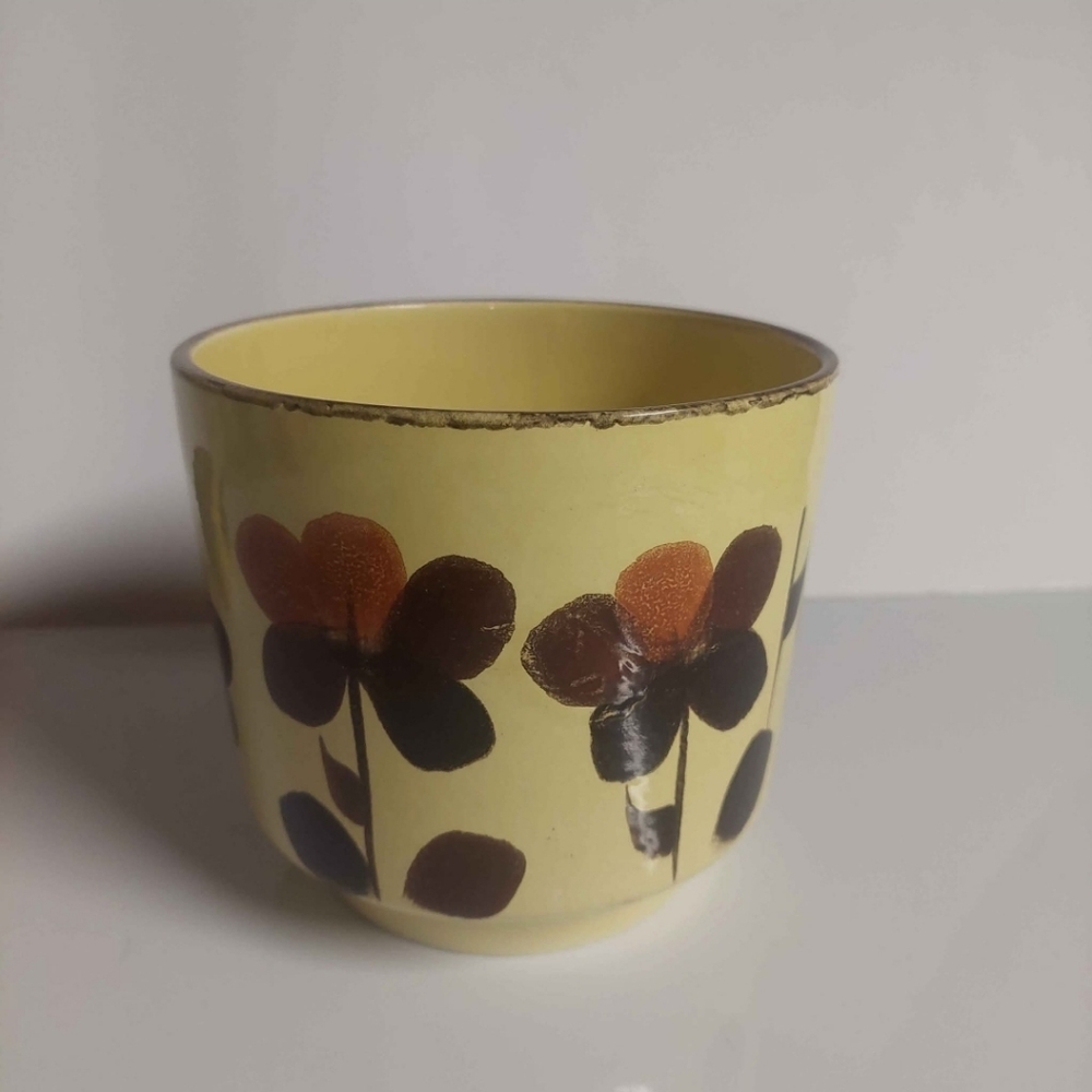 Vintage Crown Lynn Ironstone hand-painted flowerpot from the Philippines.